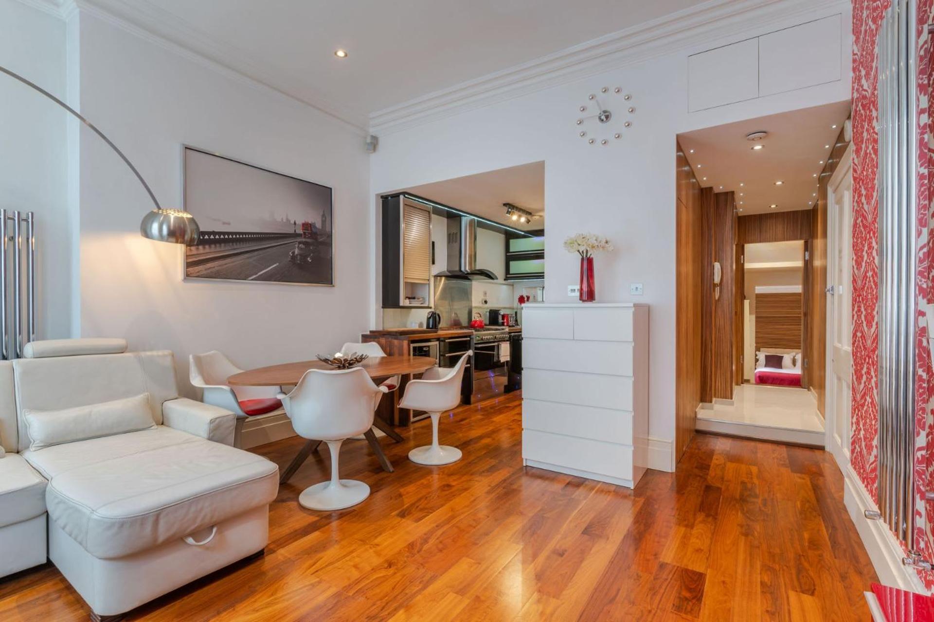 The "Red Room Apartment" - Fitzrovia - By Frankie Says ロンドン エクステリア 写真