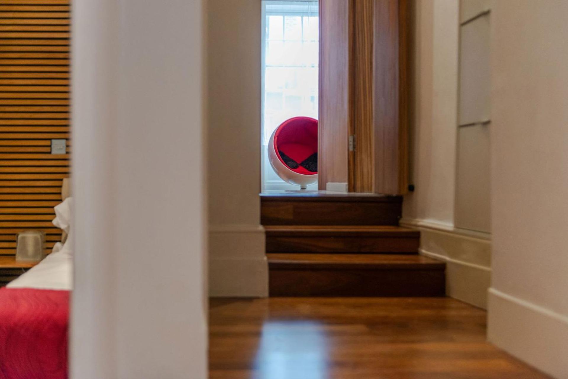 The "Red Room Apartment" - Fitzrovia - By Frankie Says ロンドン エクステリア 写真